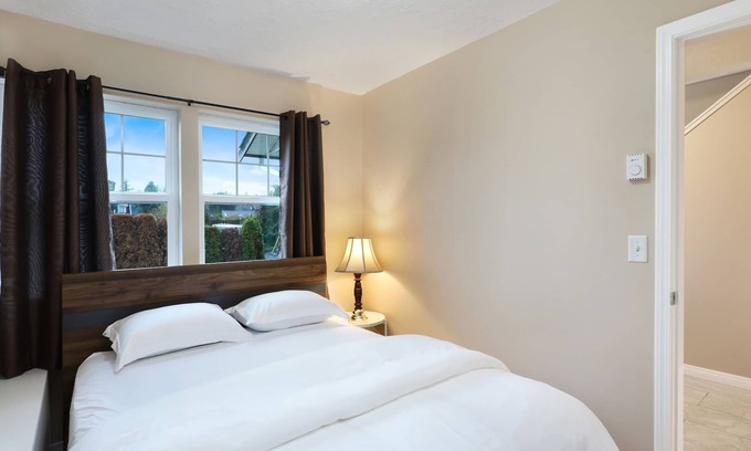 Courtenay Casa | Beautiful 5 Bedroom in Perfect Location