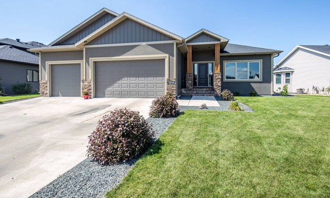 West Fargo Casa | Beautiful 6 bedroom/3 bathroom home!