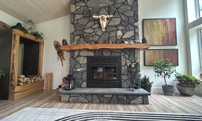 Brokenhead Otro | Beautiful 7 Bedroom Home w/AC