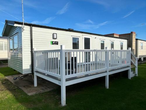 Walton on the Naze Otro | Beautiful 8 Berth Caravan With Decking At Naze Marine Holiday Park Ref 17344Br