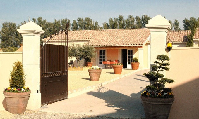 Carpentras Villa | Hermoso y confortable villa con piscina climatizada hermosa