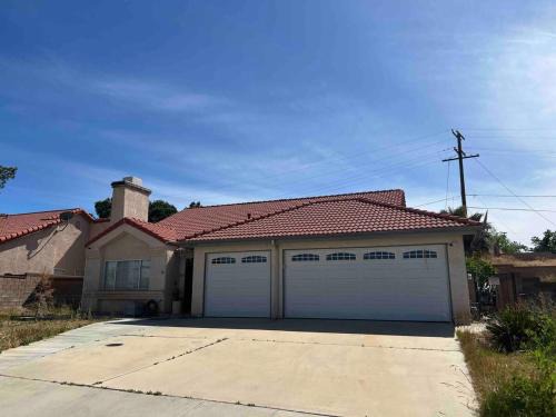 Palmdale Casa | Beautiful and cozy!