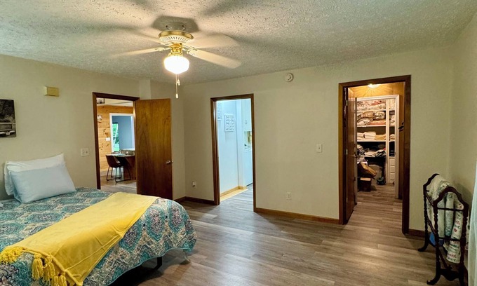 Sevierville Cabaña | Beautiful and cozy 2bedroom 2bath in Sevierville with Hot Tub