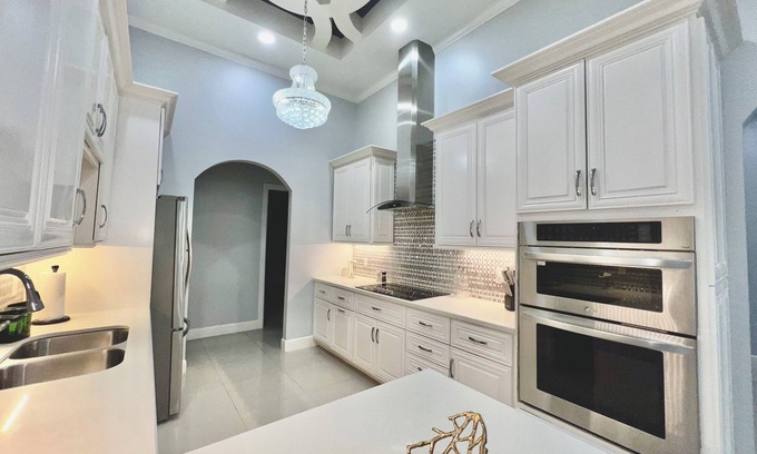 Pharr Casa | Beautiful and Expansive Home in the heart of Pharr