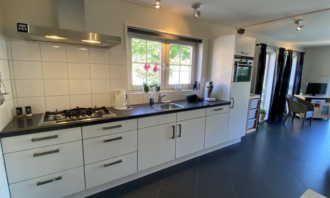 Wolphaartsdijk Casa | Beautiful and luxury 4-person holiday home in Oud-Sabbinge
