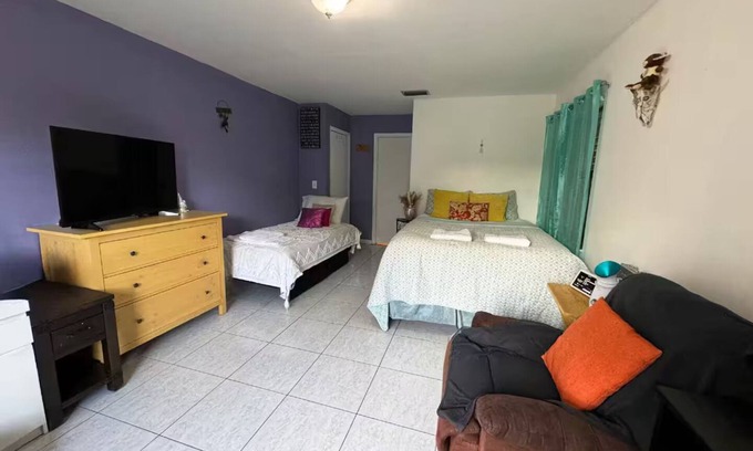 Homestead Cama Y Desayuno | Beautiful and spacious room Homestead FL