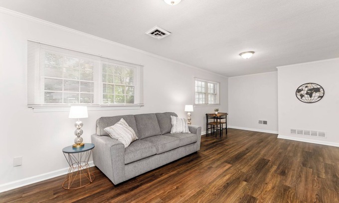 Riverdale Casa | Beautiful and Spacious 4BR/3BA Home Near Atlanta Airport – Sleeps 8