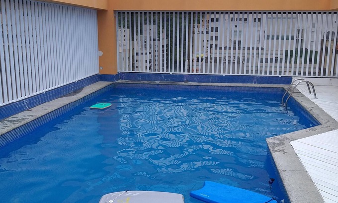Pitangueiras Apartamento | Piso en Pitangueiras> Camarera> ServBeach> Valet> Piscina> Sauna> Juegos> 2Gar.