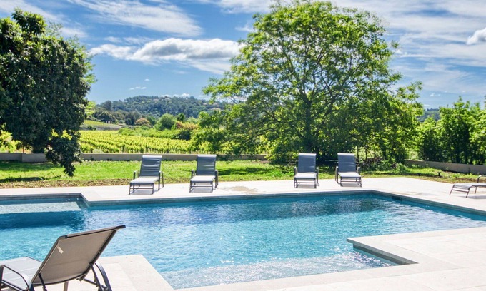 Besse-sur-Issole Casa | Hermoso apartamento en villa para 14 personas con WIFI, piscina, TV, terraza y aparcamiento