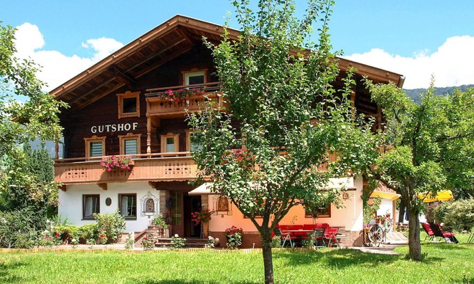 Zell am Ziller Villa | Bonito apartamento en villa con WIFI, TV, terraza, mascotas permitida y aparcamiento