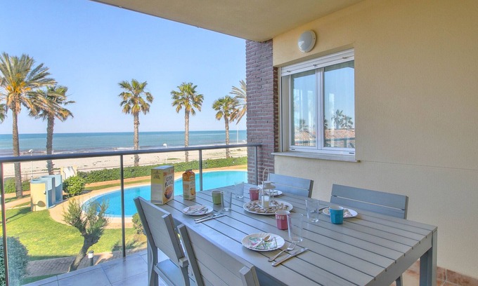 Almadrava Beach Apartamento | Precioso apartamento en Primera Línea Marina Azul