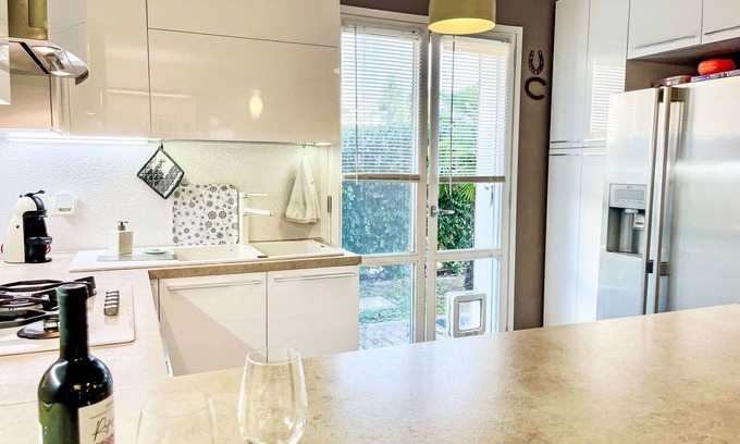 Bernareggio Apartamento | Beautiful apartment for 6 people with A/C, pool, WIFI, TV, pets allowed and parking