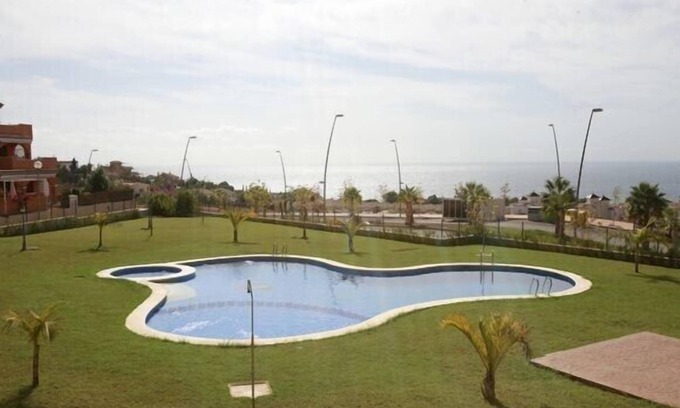 Los Puertos Apartamento | Precioso apartamento a 500 m de la playa con jardin privado y vistas al mar