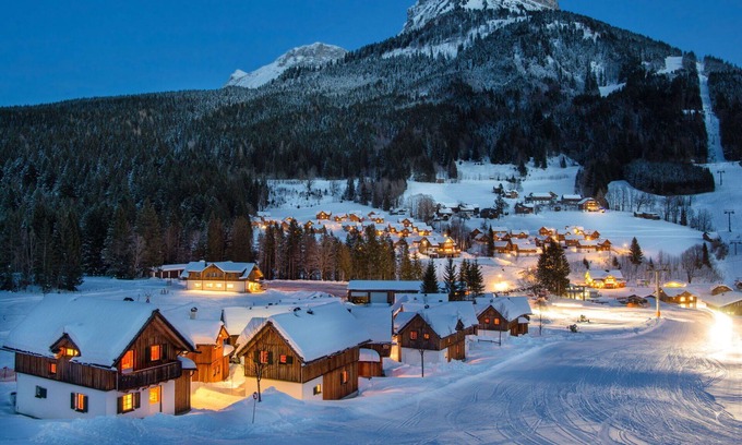 Altaussee Casa | Beautiful apartment in villa for 4 guests with WIFI, TV, terrace, pets allowed and parking