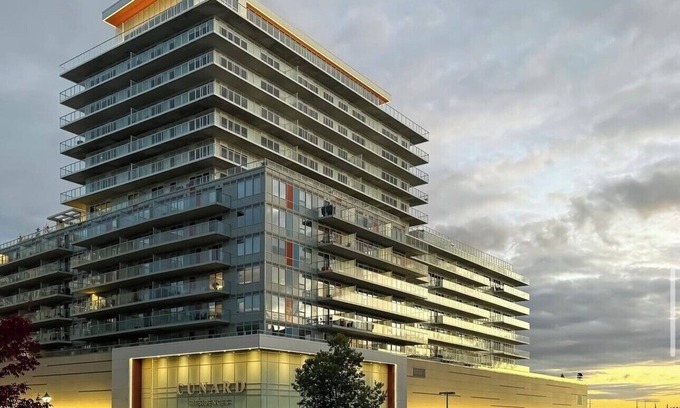 Downtown Halifax Apartamento | Beautiful Apartment at Cunard Residences - Halifax, NS