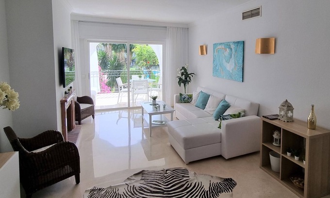 New Golden Mile Apartamento | Precioso Apartamento en Primera Linea de Playa