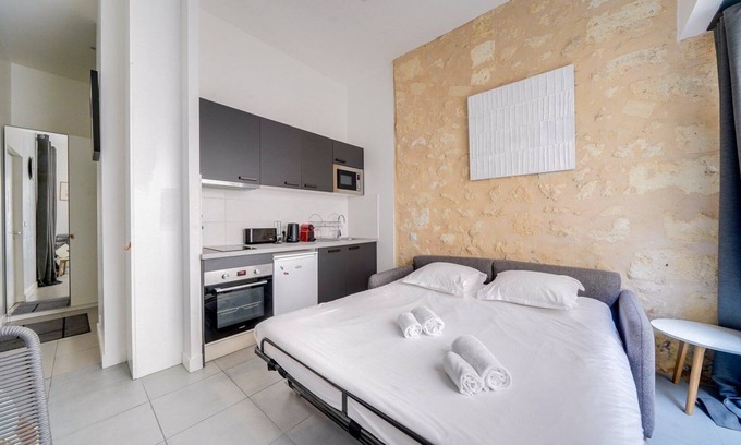 Meriadeck Apartamento | Beautiful apartment Bordeaux with private terrace