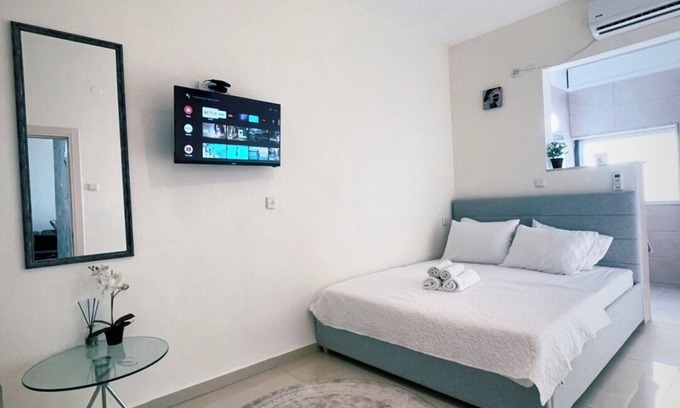 Haifa Apartamento | Beautiful apartment close to the Bahai Garden Haifa.