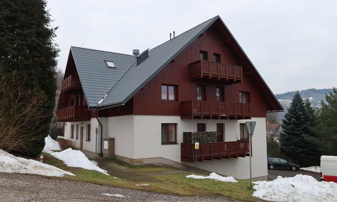 Rokytnice nad Jizerou Apartamento | Hermoso apartamento con WIFI, TV, balcón, mascotas permitida, vista panorámica y aparcamiento