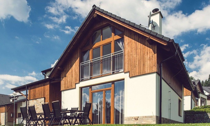 Lipno nad Vltavou Casa | Acogedor apartamento en villa con WIFI, TV, terraza, mascotas permitida y aparcamiento