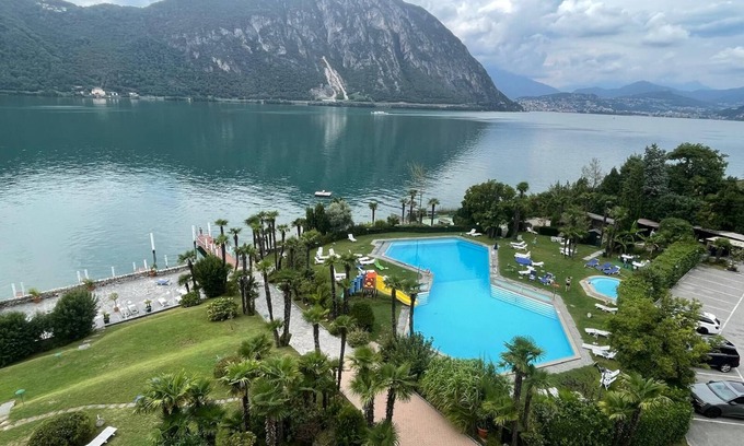 Bissone Apartamento | Beautiful apartment directly on the lake in Bissone Lago di Lugano