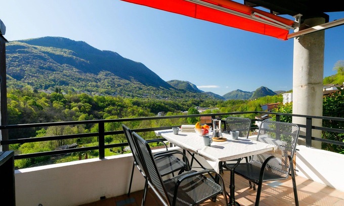 Capriasca Apartamento | Acogedor apartamento para 4 personas con piscina, WIFI, TV, patio, vista panorámica y aparcamiento