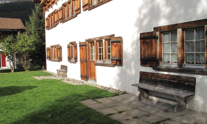 Tujetsch Apartamento | Precioso apartamento para 5 personas con balcón y aparcamiento