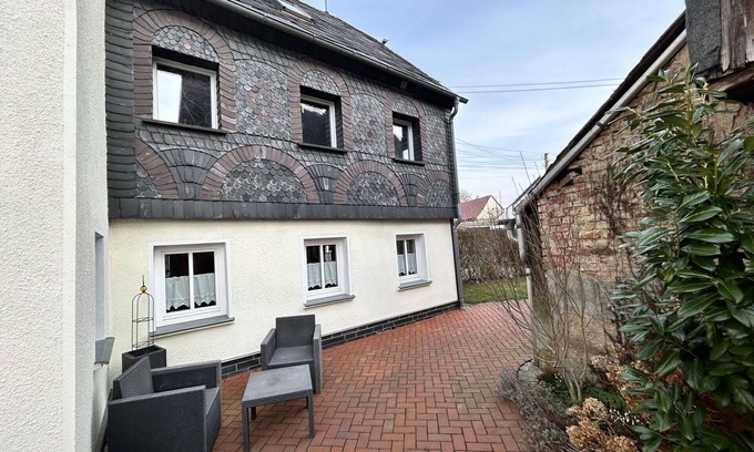 Grossschoenau Apartamento | Hermoso apartamento con WIFI, bañera de hidromasaje, TV, patio, mascotas permitida y aparcamiento