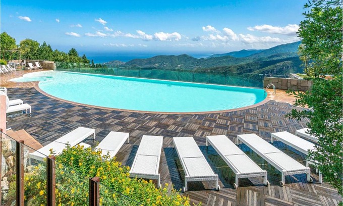 Magliolo Apartamento | Beautiful Apartment In Magliolo