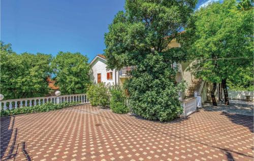 Povile Apartamento | Beautiful Apartment In Povile With Wifi