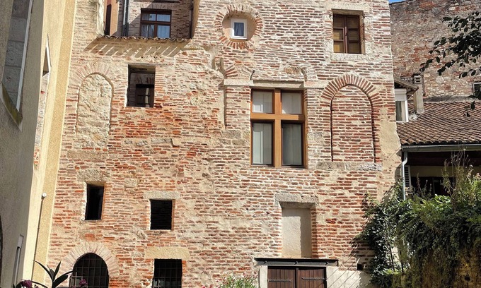 Cahors Old Town Apartamento | Beautiful apartment in the historic center, bright, quiet.