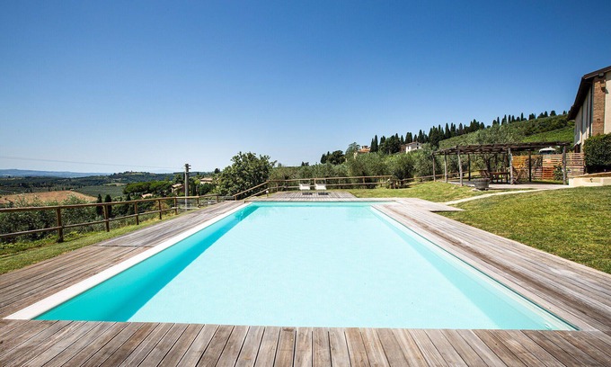 Poggibonsi Apartamento | Bonito apartamento con piscina, WIFI, A/C, TV y aparcamiento, cerca de San Gimignano
