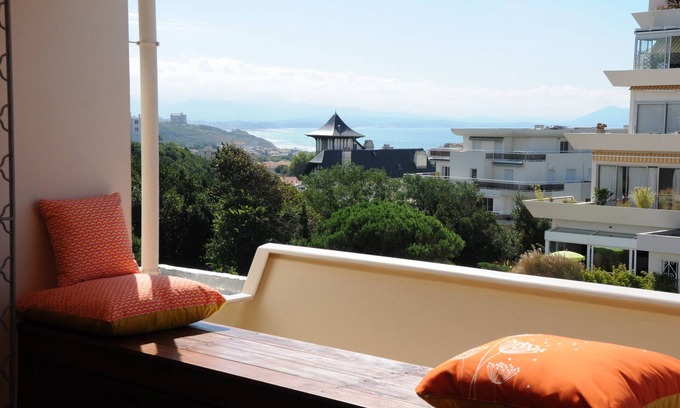 Biarritz Apartamento | Precioso apartamento, terraza con vistas al mar y montaña, todo a pie, con garaje.