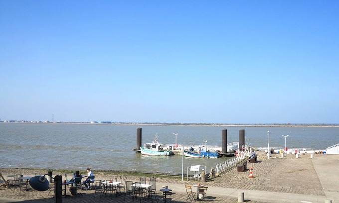 Paimboeuf Apartamento | Beautiful apartment with direct view of the Loire