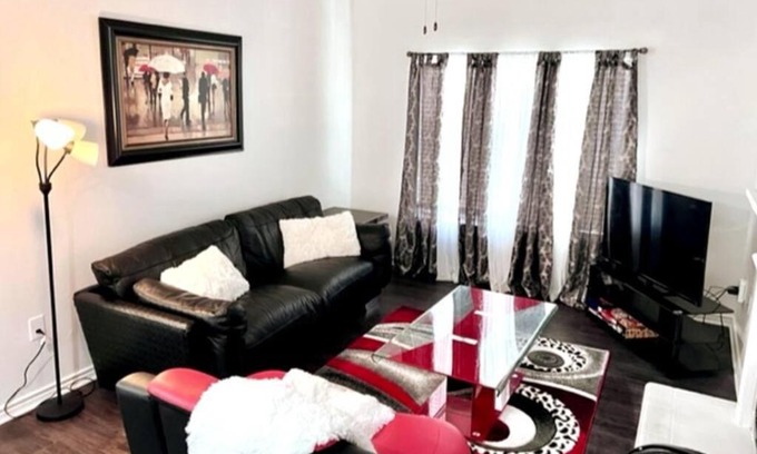 Valley Ranch Apartamento | Beautiful apartment with fire place and parking bring your fur baby