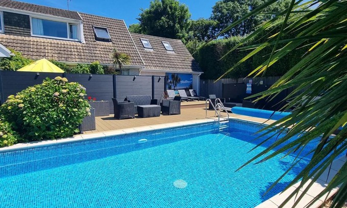 Kilgetty Apartamento | Beautiful apartment with private pool near Tenby