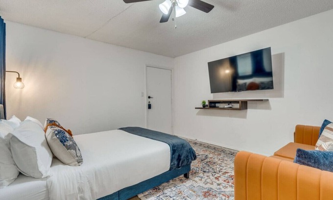 Hyde Park Apartamento | Beautiful Austin Studio Sleeps 4 10min to Downtown
