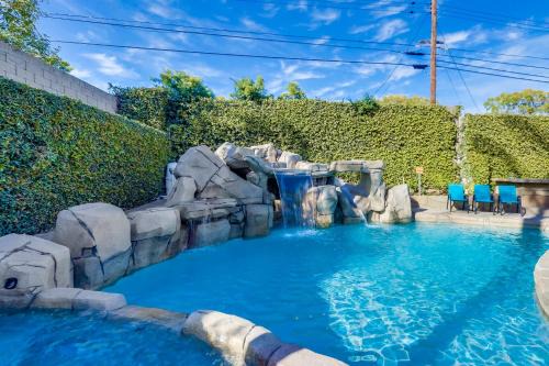 Placentia Casa | Beautiful Backyard Oasis 5 bedroom 3 Bathroom Home