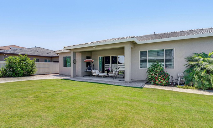 Greenacres Casa | Beautiful Bakersfield Home ~ 8 Mi to Downtown!