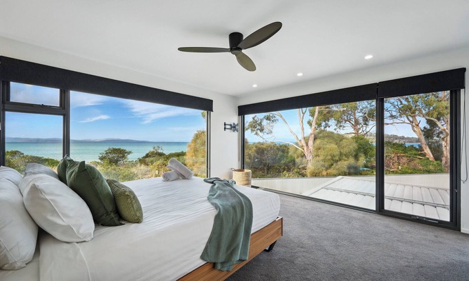 Lauderdale Casa | Beautiful Balook - 3 Bedroom Beach House
