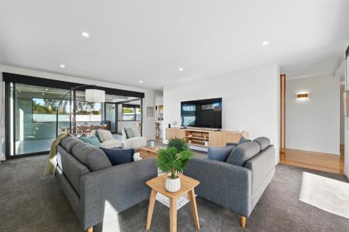 Lauderdale Casa | Beautiful Balook - 3 Bedroom Beach House