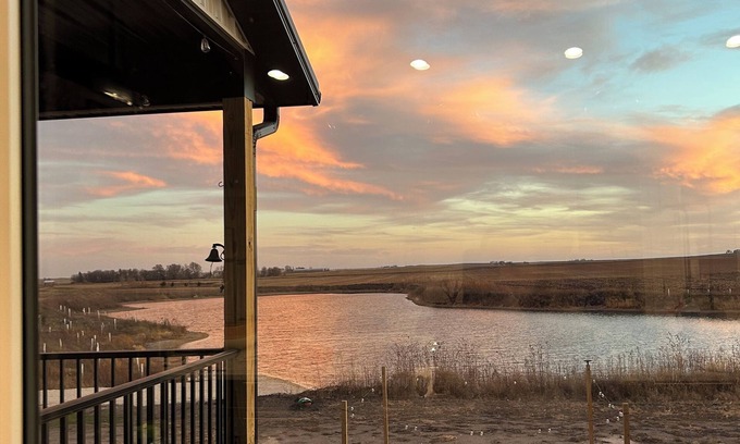 Carroll County Casa | Beautiful Barndo on the Pond!