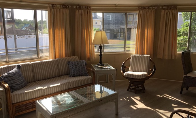 Kill Devil Hills Cabaña | Beautiful Beach Cottage, comfortable, centrally located.