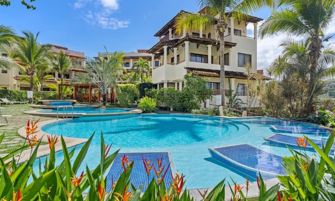 Coco Apartamento | Beautiful beach front entire condo