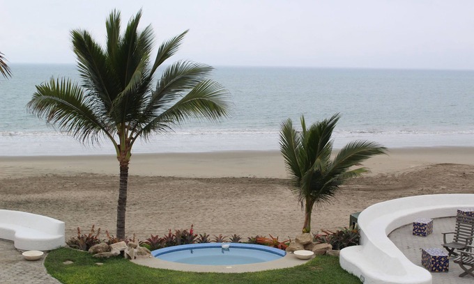 Punta Blanca Casa | Hermosa casa de playa en Punta Blanca, costa ecuatoriana