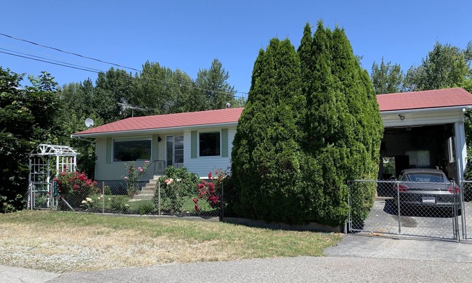 Central Okanagan Casa | Beautiful Beach House, Family fun!