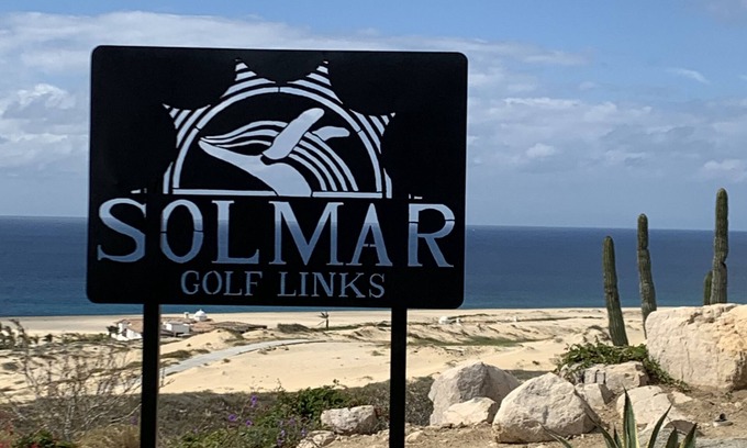 Los Cangrejos II y III Apartamento | Beautiful, beach front property, minutes from downtown Cabo. Golf, pools and spa