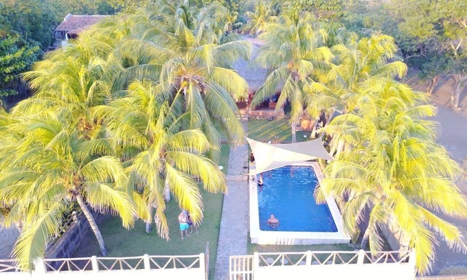 Pochomil Casa | Beautiful Beachfront House.