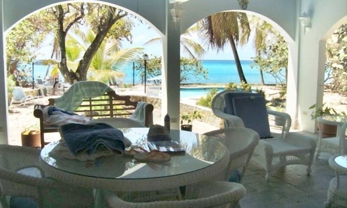 Plum Bay Villa | Frente a la playa de invierno $ 465 / noche