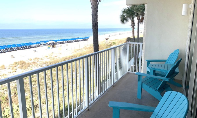 Panama City Beach Condominio | Nuevo condominio de piso bajo frente al mar / playa de lujo en Panama City Beach, FL